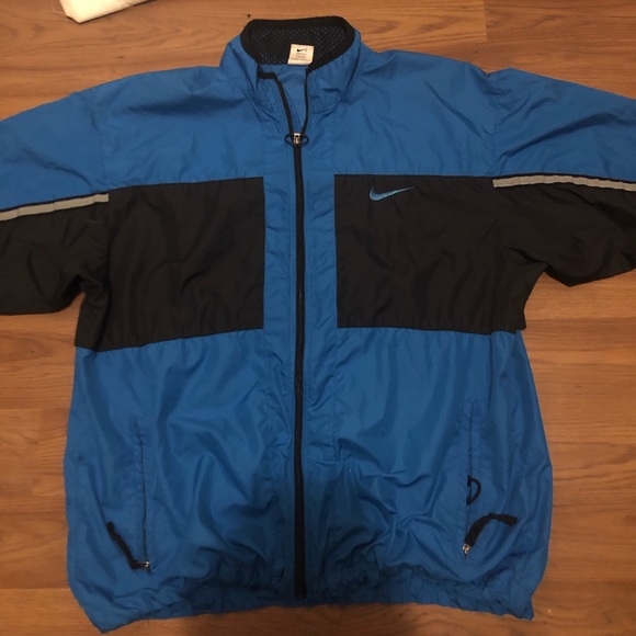 Nike wind breaker - Picture 1 of 3